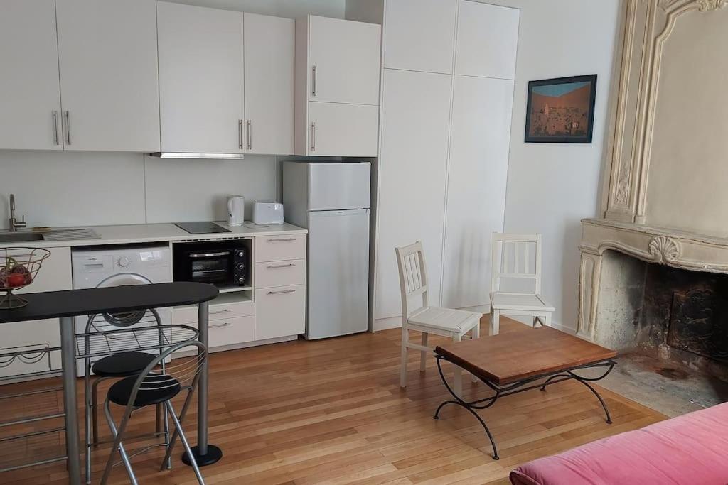 Appartement 2 Pieces Proche Cathedrale น็องต์ ภายนอก รูปภาพ